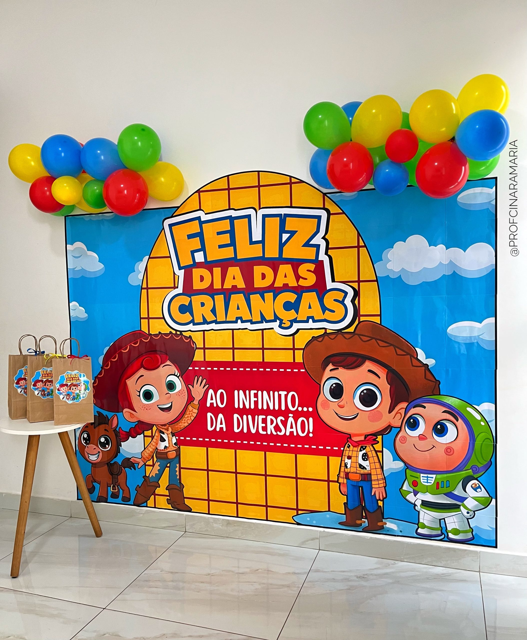 Painel cenário dia das crianças TOY STORY